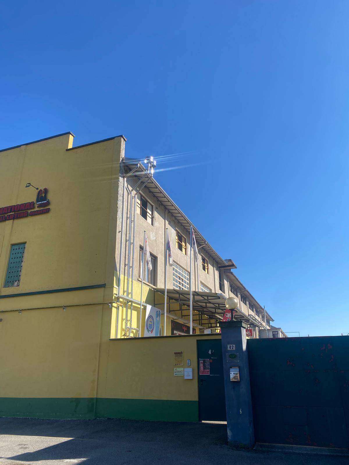 Ingresso principale laboratorio piano terra capannone