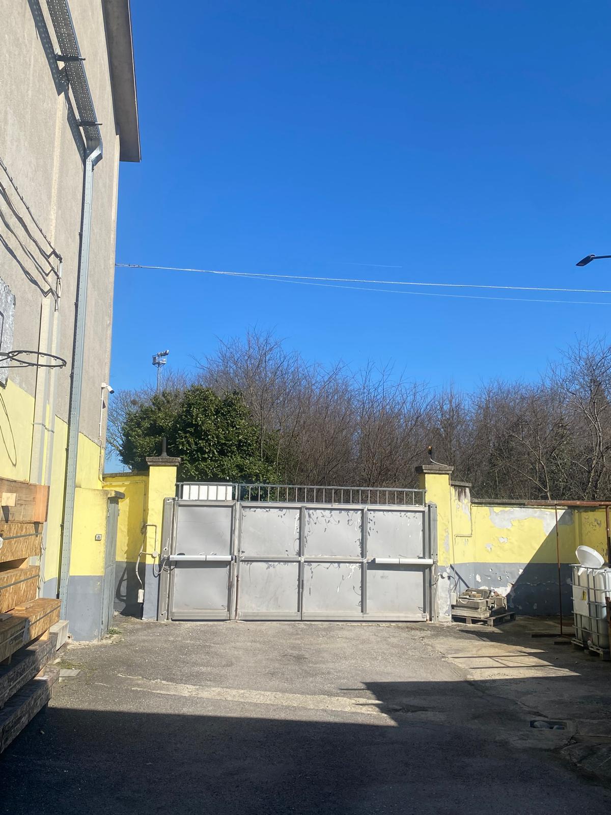 Vista aerea complesso industriale Somma Lombardo