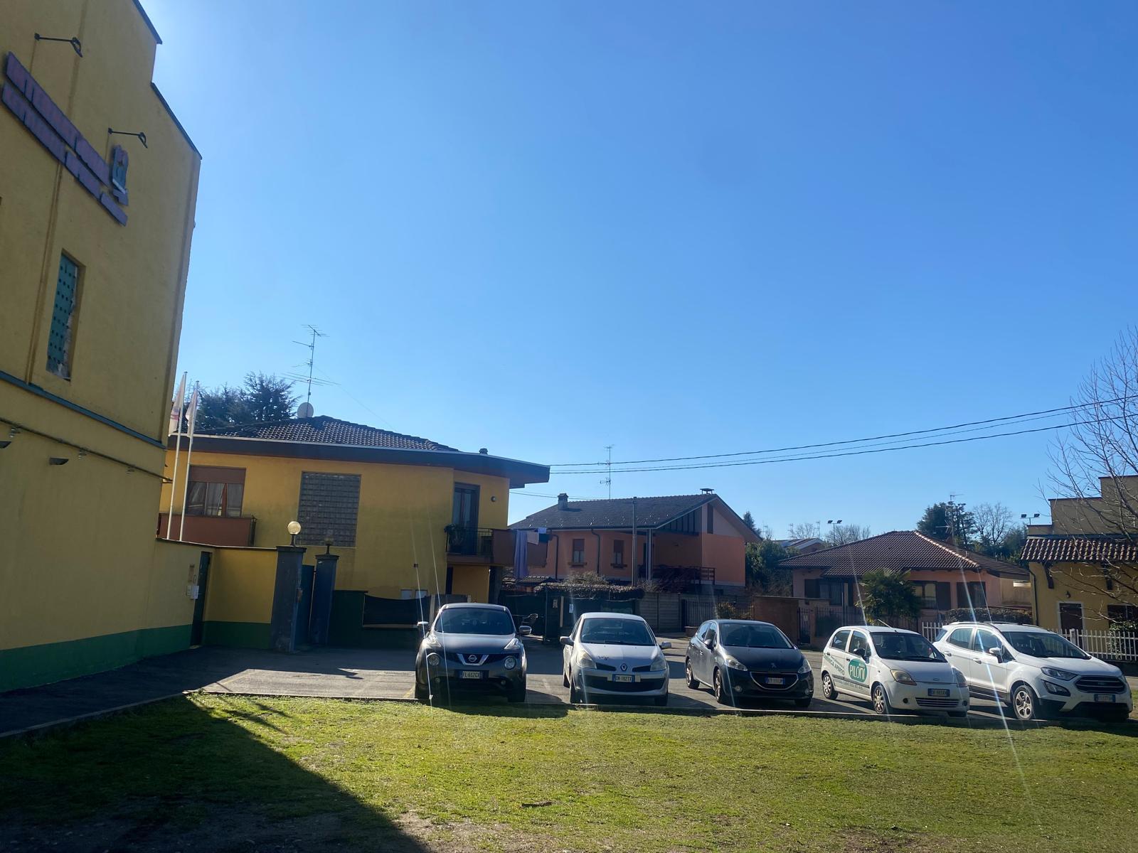 Dettaglio portone sezionale industriale