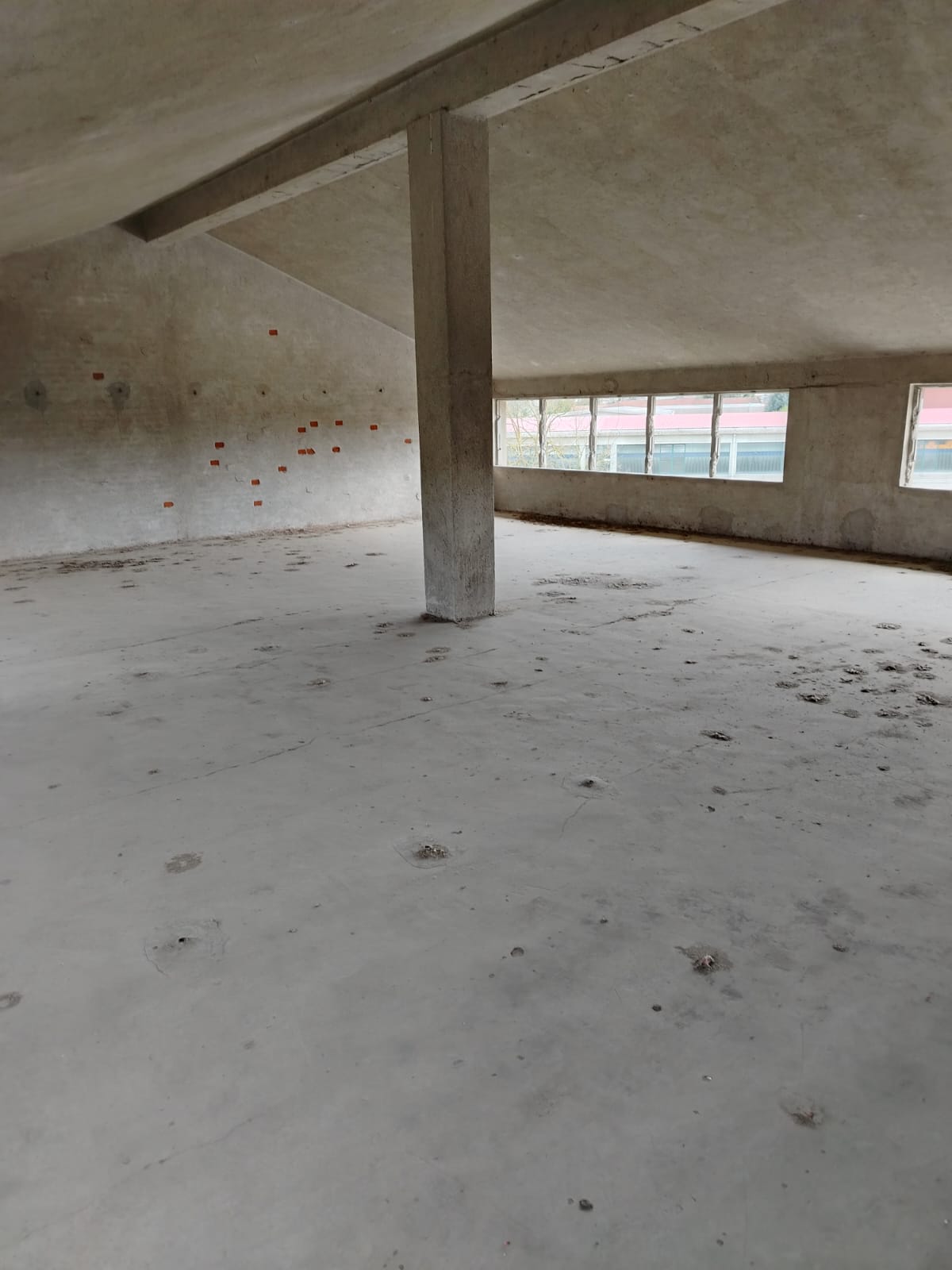 Area parcheggio dipendenti e visitatori