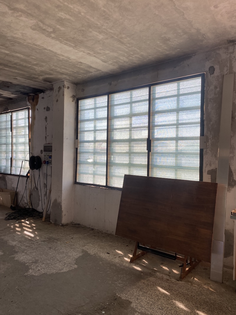 Vista posteriore struttura industriale